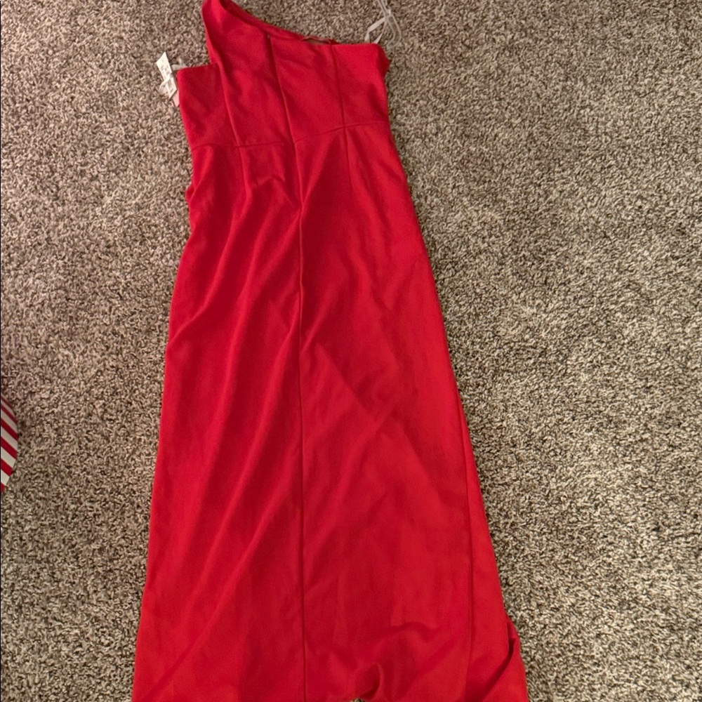 Chic One-Shoulder Red Dress - Picture 4 of 9